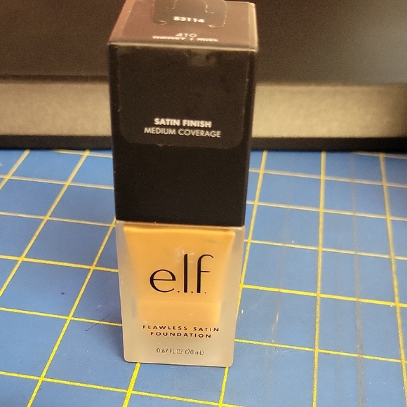 e.l.f. Flawless Satin Foundation Medium Coverage 410 Honey 20ml New - Picture 1 of 4